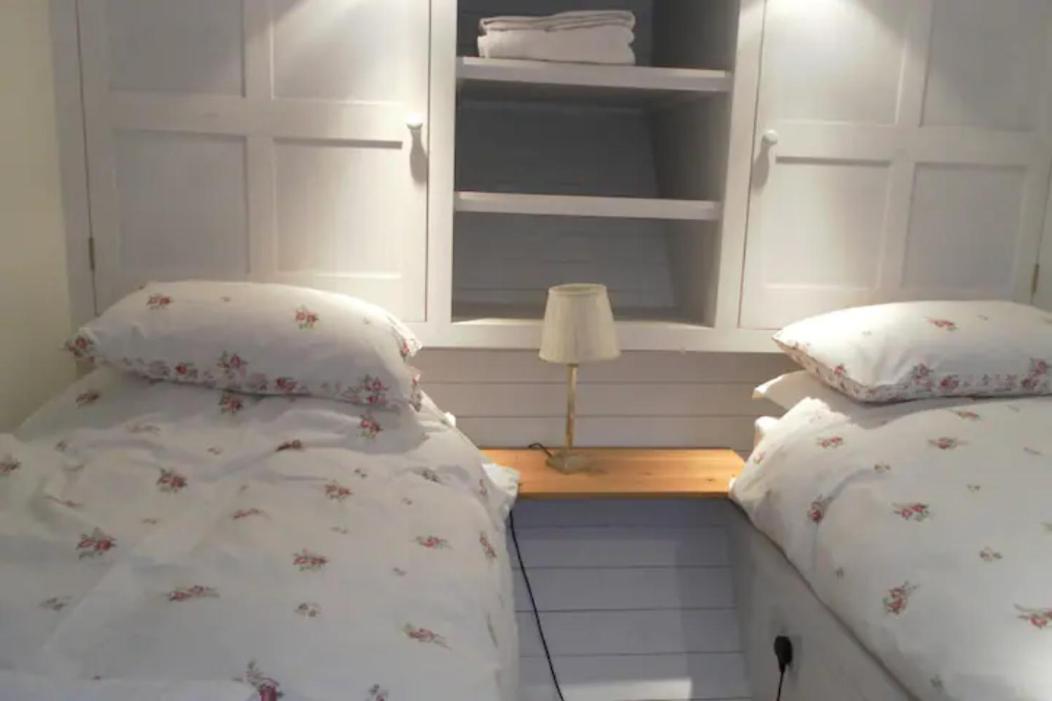 Stratfield Mortimer Little Park Farm Queen Anne Farmhouse & Apartments מראה חיצוני תמונה
