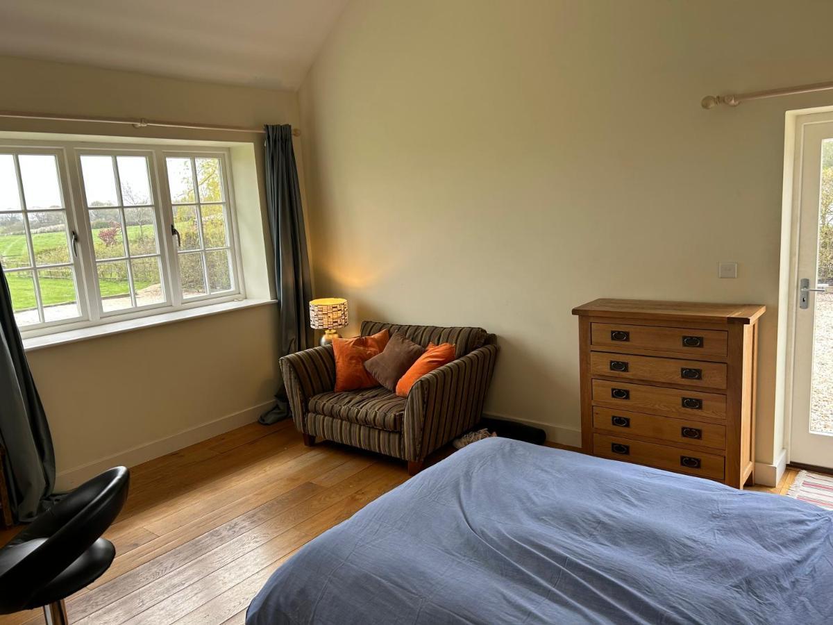 Stratfield Mortimer Little Park Farm Queen Anne Farmhouse & Apartments מראה חיצוני תמונה