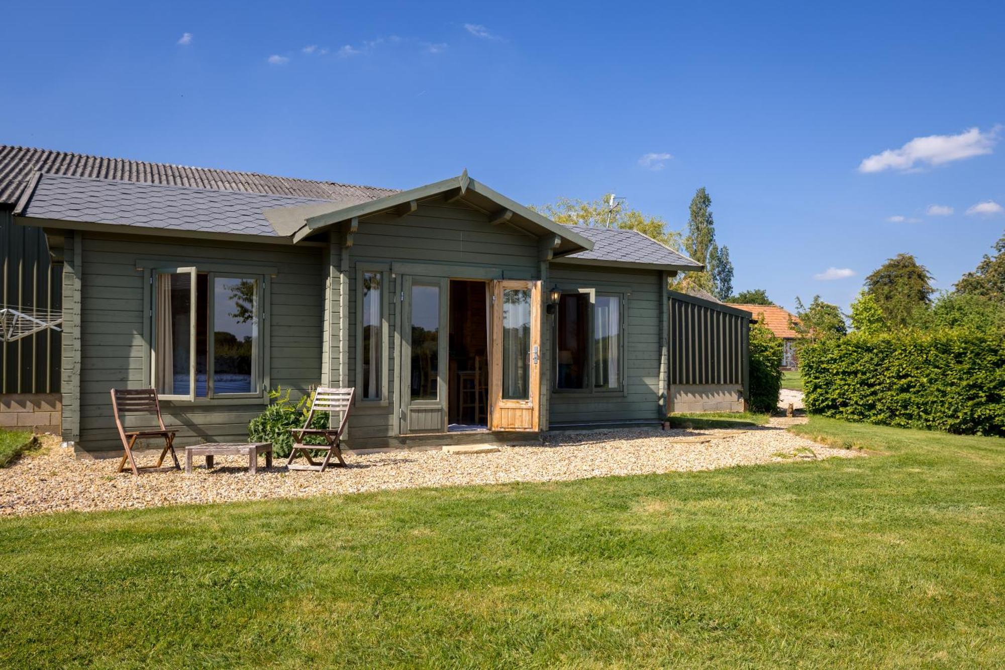 Stratfield Mortimer Little Park Farm Queen Anne Farmhouse & Apartments מראה חיצוני תמונה