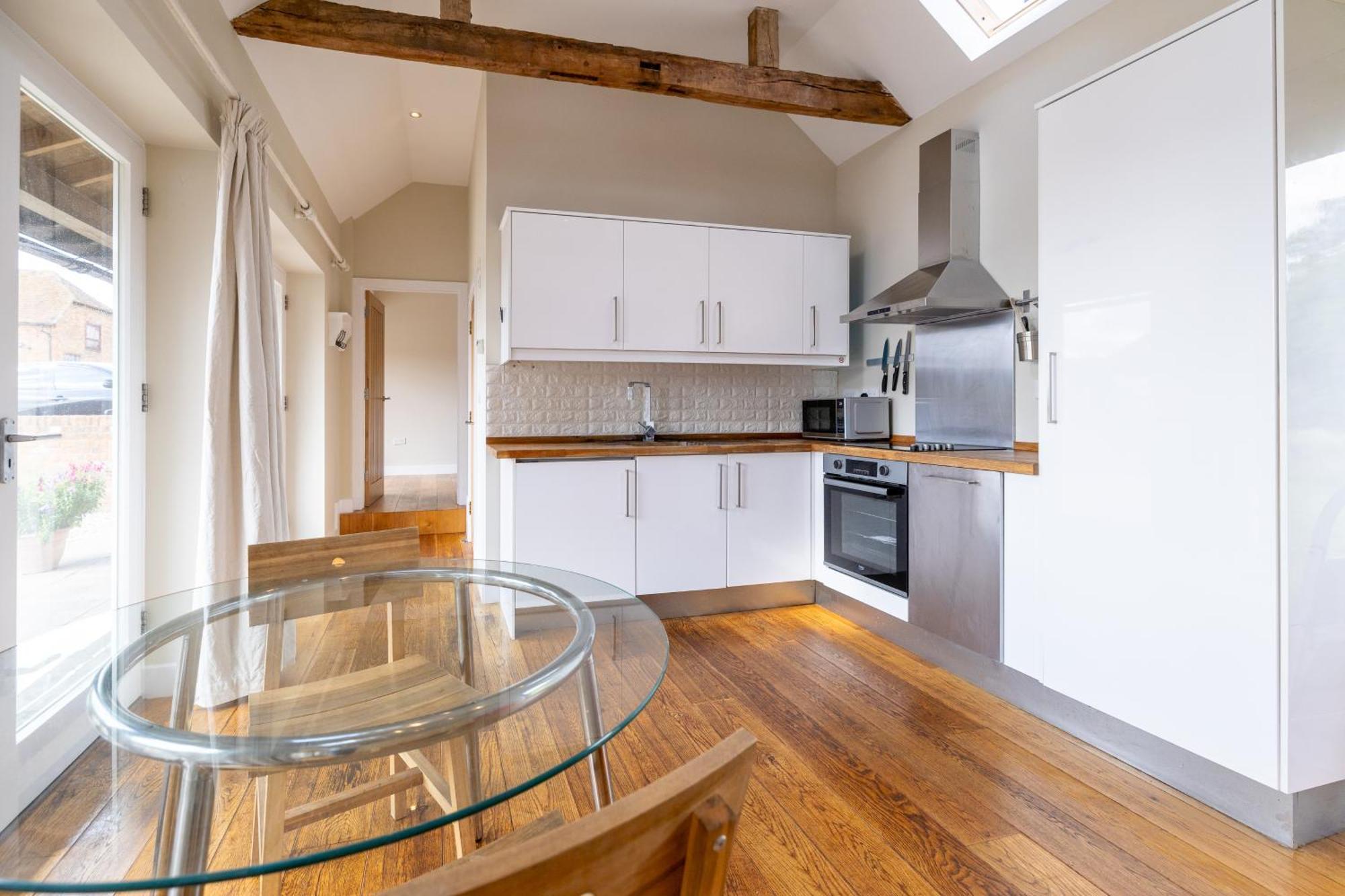 Stratfield Mortimer Little Park Farm Queen Anne Farmhouse & Apartments מראה חיצוני תמונה