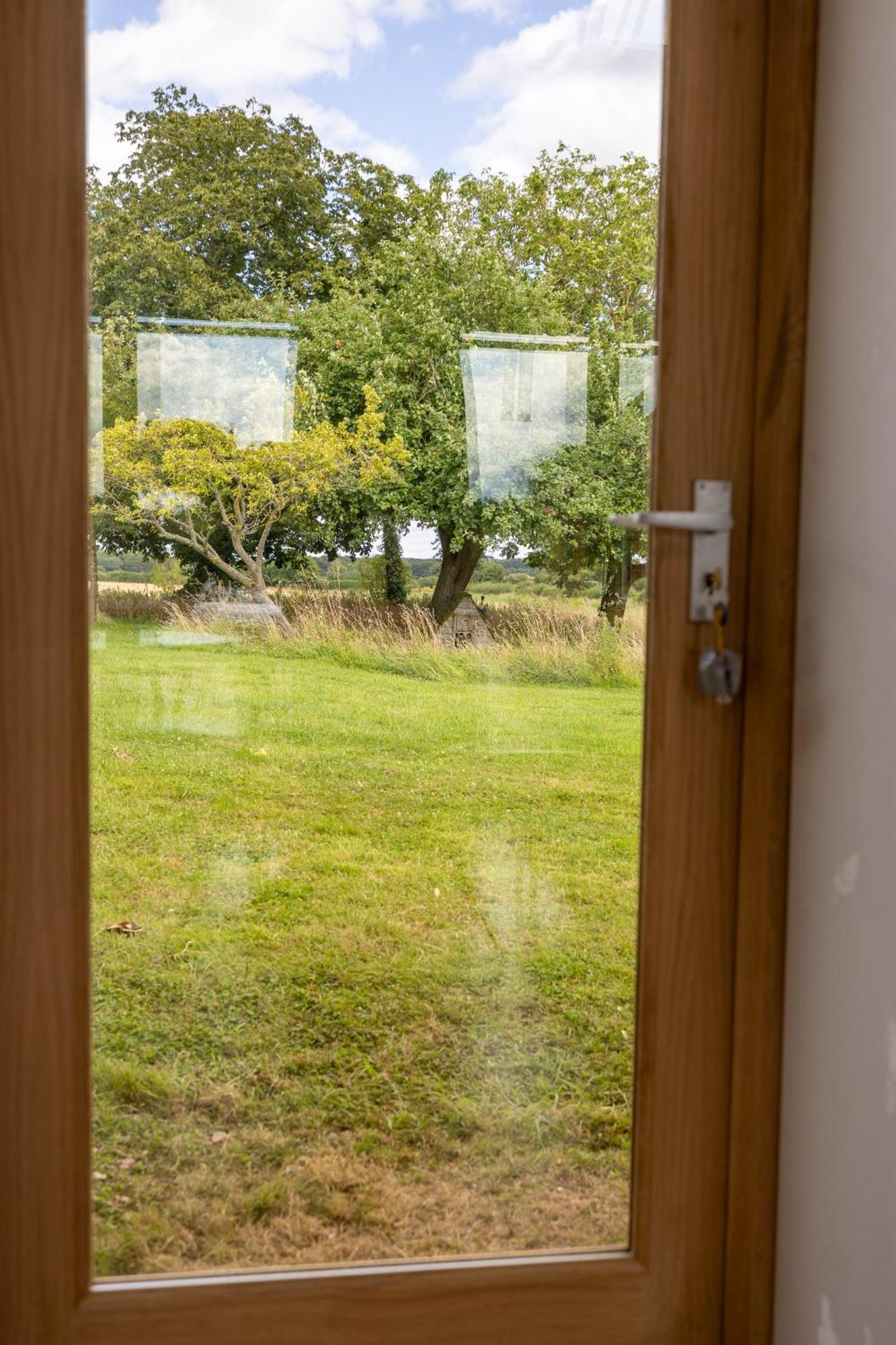 Stratfield Mortimer Little Park Farm Queen Anne Farmhouse & Apartments מראה חיצוני תמונה
