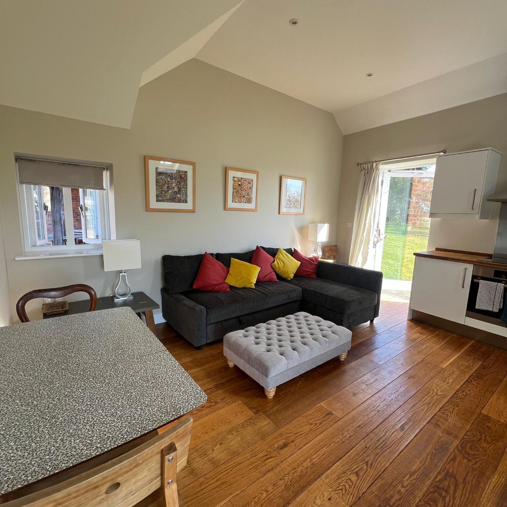 Stratfield Mortimer Little Park Farm Queen Anne Farmhouse & Apartments מראה חיצוני תמונה