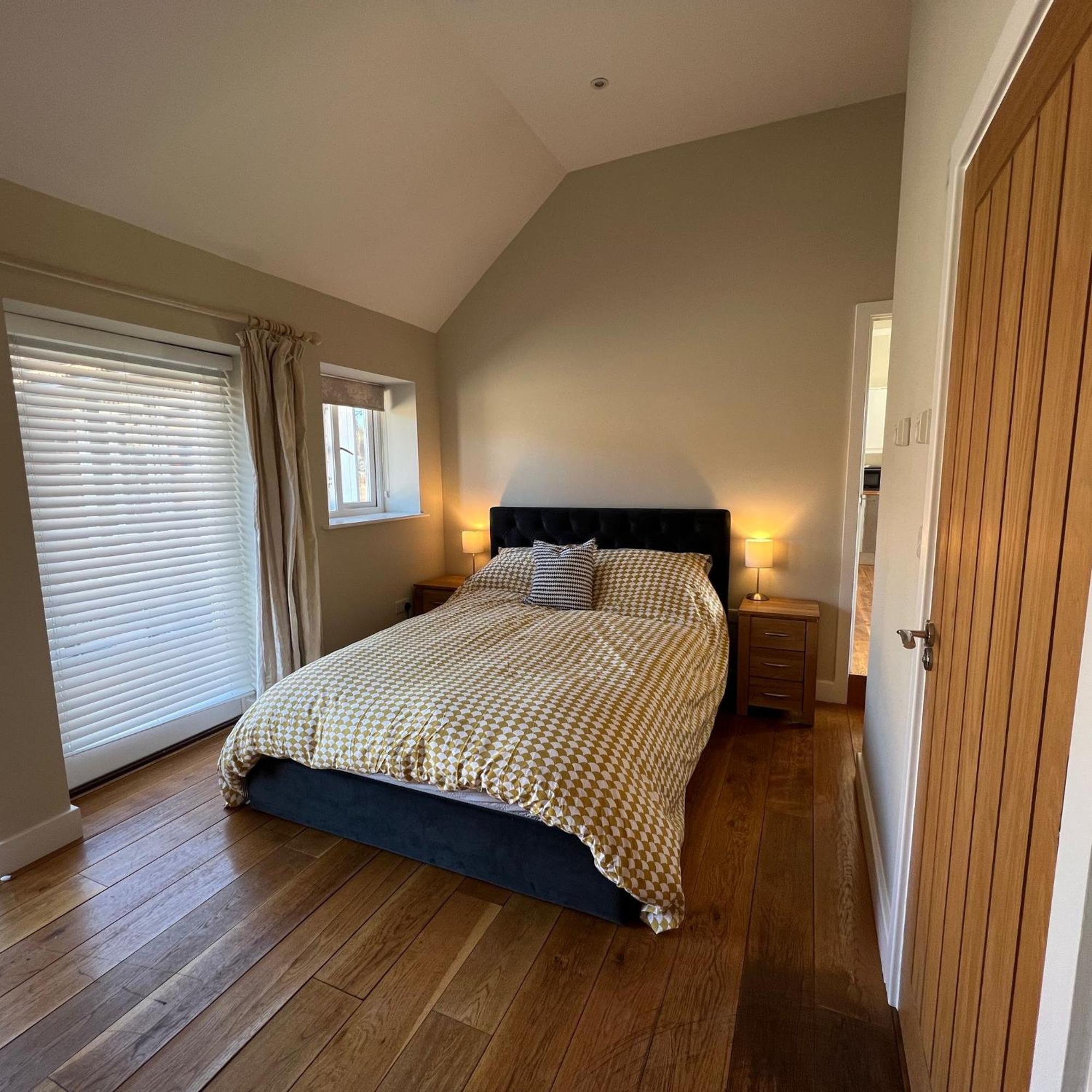 Stratfield Mortimer Little Park Farm Queen Anne Farmhouse & Apartments מראה חיצוני תמונה